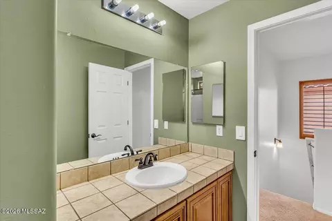 Bath - 7689 E Fair Meadows Loop, Tucson, AZ 85756 photo 4 of 6