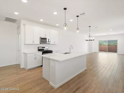 9756 N Solstice Ave, Tucson, AZ 85743