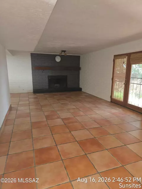 Living - 104 N Neff Pl, Sunsites, AZ 85625 photo 1 of 2