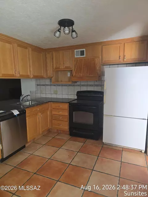 Kitchen - 104 N Neff Pl, Sunsites, AZ 85625 photo 1 of 2