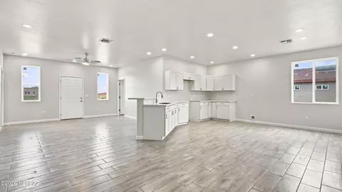 Living - 130 S Richmond Dr S, Vail, AZ 85641 photo 1 of 5