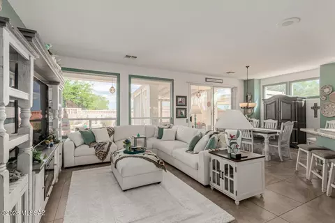 1680 W Mariquita St, Green Valley, AZ 85622
