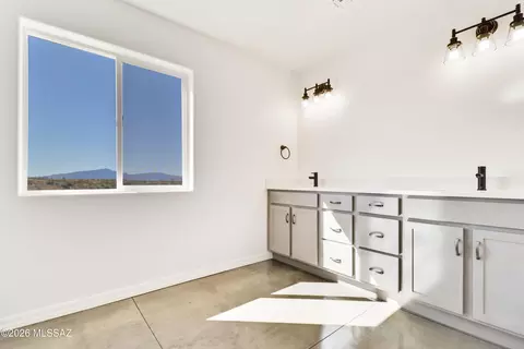 1663 S Desert Oasis Ct, Benson, AZ 85602 photo 3