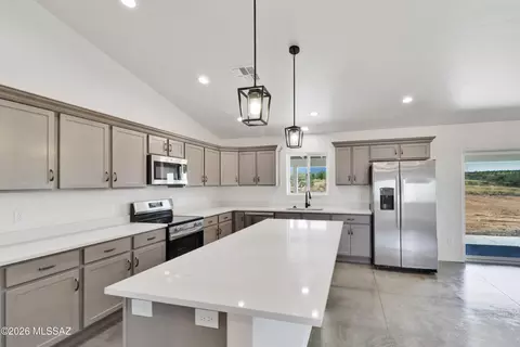 1663 S Desert Oasis Ct, Benson, AZ 85602 photo 4
