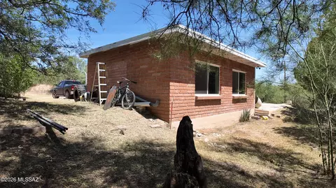 Exterior - 1371 E Bristol Dr, Nogales, AZ 85621 photo 6 of 8
