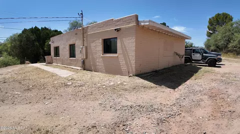 Exterior - 1371 E Bristol Dr, Nogales, AZ 85621 photo 2 of 8