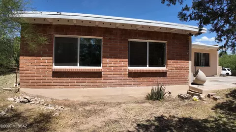 Exterior - 1371 E Bristol Dr, Nogales, AZ 85621 photo 7 of 8