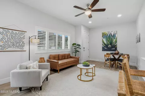 2020 E River Rd #202, Tucson, AZ 85718