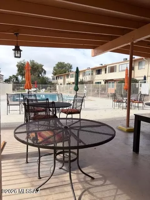 Exterior - 8060 E Broadway Blvd #E209, Tucson, AZ 85710 photo 2 of 2