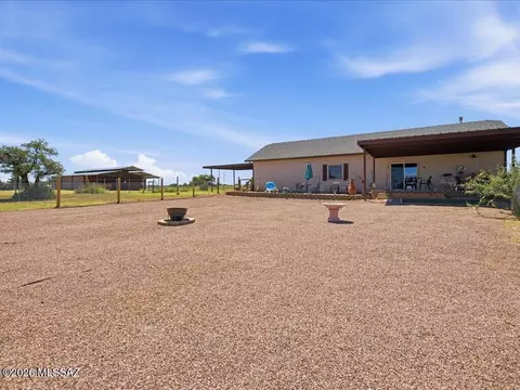 Exterior - 105 Los Encinos Rd, Sonoita, AZ 85637 photo 5 of 8