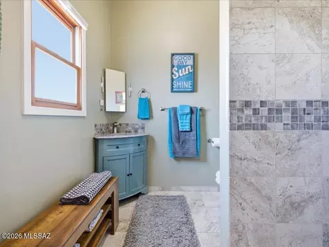 Bath - 105 Los Encinos Rd, Sonoita, AZ 85637 photo 1 of 2