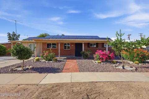 7457 E Beverly Dr, Tucson, AZ 85710