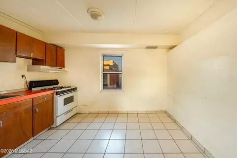 Kitchen - 255 E Delta Rd, Tucson, AZ 85706 photo 1 of 2