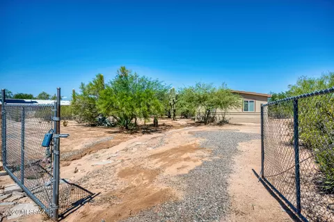 11350 W Najo Ln, Tucson, AZ 85743