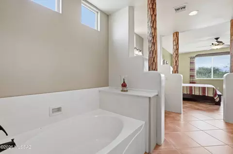 Bath - 14157 E Wild Jesse Way, Vail, AZ 85641 photo 3 of 5
