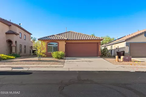 758 W Calle Ormino, Sahuarita, AZ 85629