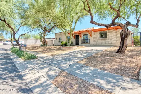 6242 N Carapan Pl, Tucson, AZ 85741