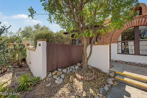 364 S Paseo Lobo #B, Green Valley, AZ 85614