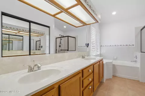 Bath - 7975 S Lauder St, Tucson, AZ 85747 photo 1 of 6