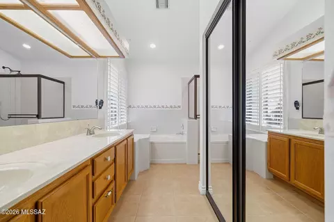 Bath - 7975 S Lauder St, Tucson, AZ 85747 photo 2 of 6