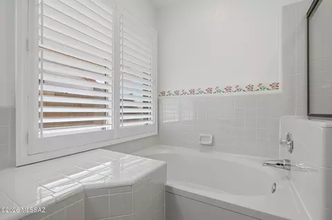 Bath - 7975 S Lauder St, Tucson, AZ 85747 photo 3 of 6