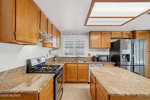 Kitchen - 7975 S Lauder St, Tucson, AZ 85747 photo 2 of 10