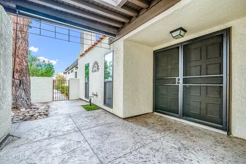 Exterior - 7357 E Cascada Cir, Tucson, AZ 85715 photo 5 of 8