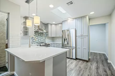 Kitchen - 7357 E Cascada Cir, Tucson, AZ 85715 photo 1 of 5