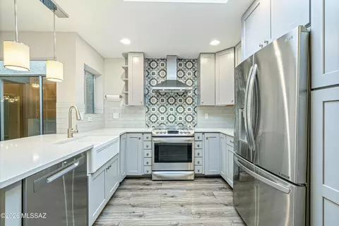 Kitchen - 7357 E Cascada Cir, Tucson, AZ 85715 photo 2 of 5