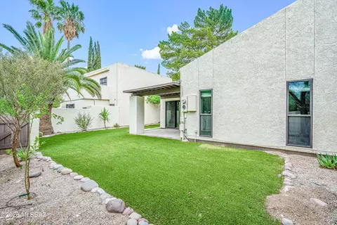 Exterior - 7357 E Cascada Cir, Tucson, AZ 85715 photo 6 of 8