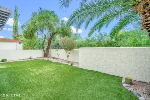 Exterior - 7357 E Cascada Cir, Tucson, AZ 85715 photo 7 of 8