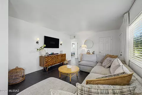 Living - 4550 E Cooper St, Tucson, AZ 85711 photo 4 of 4