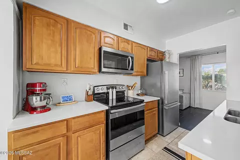 Kitchen - 4550 E Cooper St, Tucson, AZ 85711 photo 1 of 3