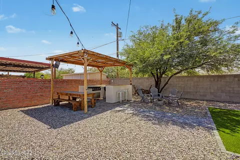 Exterior - 4550 E Cooper St, Tucson, AZ 85711 photo 2 of 6