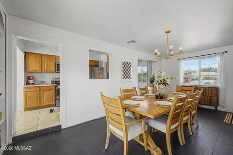 Dining - 4550 E Cooper St, Tucson, AZ 85711 photo 2 of 4
