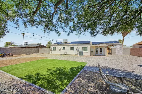 Exterior - 4550 E Cooper St, Tucson, AZ 85711 photo 4 of 6