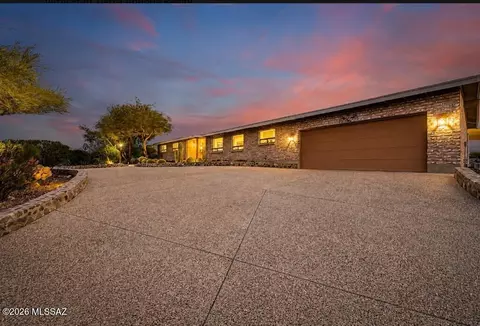 6616 N Donna Beatrix Cir, Tucson, AZ 85718