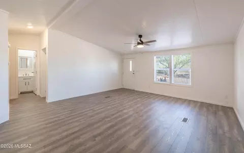 Living - 13333 E Hislop Hill Dr, Vail, AZ 85641 photo 3 of 4