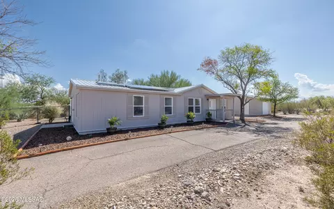 Exterior - 13333 E Hislop Hill Dr, Vail, AZ 85641 photo 2 of 14