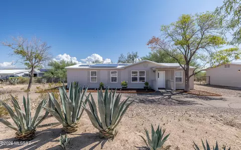 Exterior - 13333 E Hislop Hill Dr, Vail, AZ 85641 photo 3 of 14