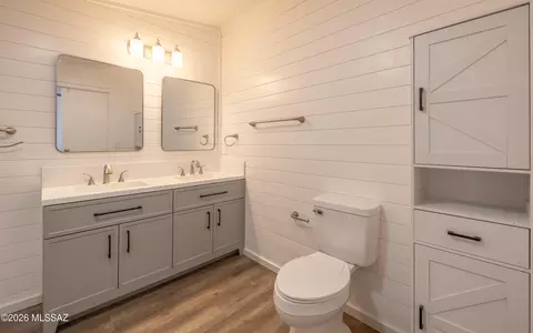 Bath - 13333 E Hislop Hill Dr, Vail, AZ 85641 photo 1 of 5