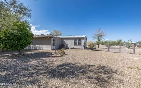 Exterior - 13333 E Hislop Hill Dr, Vail, AZ 85641 photo 13 of 14