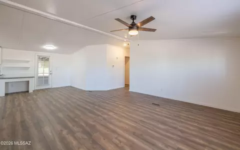 Living - 13333 E Hislop Hill Dr, Vail, AZ 85641 photo 2 of 4