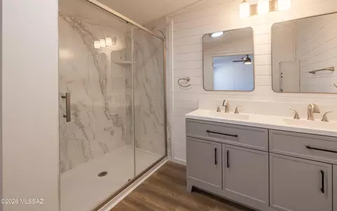 Bath - 13333 E Hislop Hill Dr, Vail, AZ 85641 photo 3 of 5