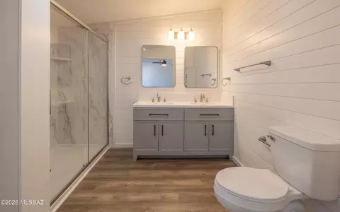 Bath - 13333 E Hislop Hill Dr, Vail, AZ 85641 photo 2 of 5