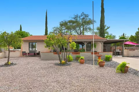 942 S Abrego Dr, Green Valley, AZ 85614