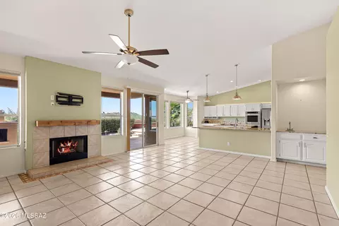 Living - 65741 E Rocky Path Dr, Tucson, AZ 85739 photo 4 of 7
