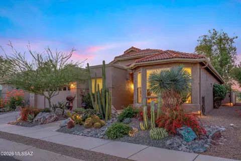 377 E Desert Golf Pl, Oro Valley, AZ 85737