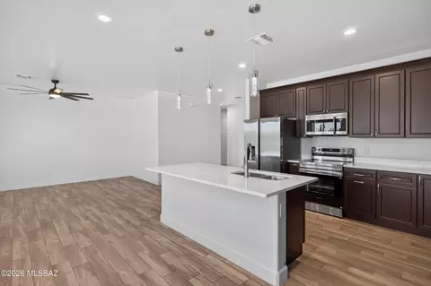 Kitchen - 34026 E Terra Cotta Dr, Marana, AZ 85658 photo 5 of 6