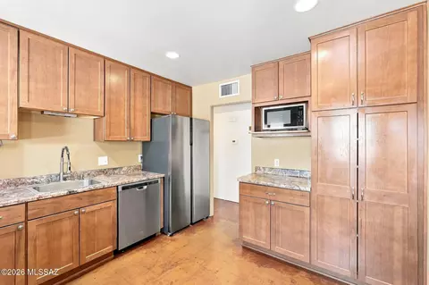 Kitchen - 4919 E Cecelia St, Tucson, AZ 85711 photo 1 of 2